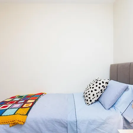 Home2book Bright & Communal Pool Cruz Daire