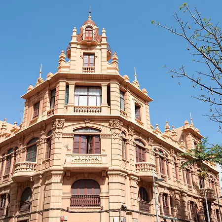Home2book Bright & Communal Pool Cruz Daire *