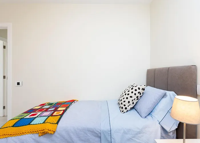 Home2book Bright & Communal Pool Cruz Appartement