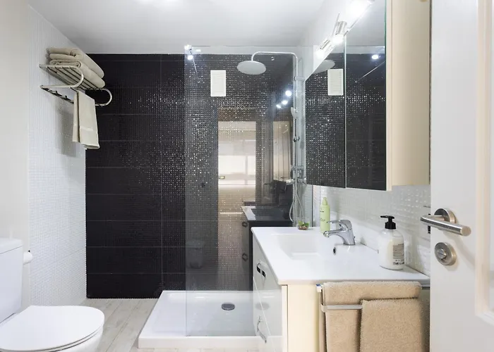 Home2book Bright & Communal Pool Cruz Appartement